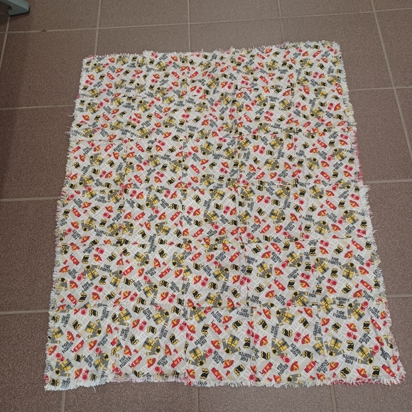 Handmade Reversible Quilted Rag Patchwork Blanket Bedding Play Mat Firetrucks - Picture 7 of 8